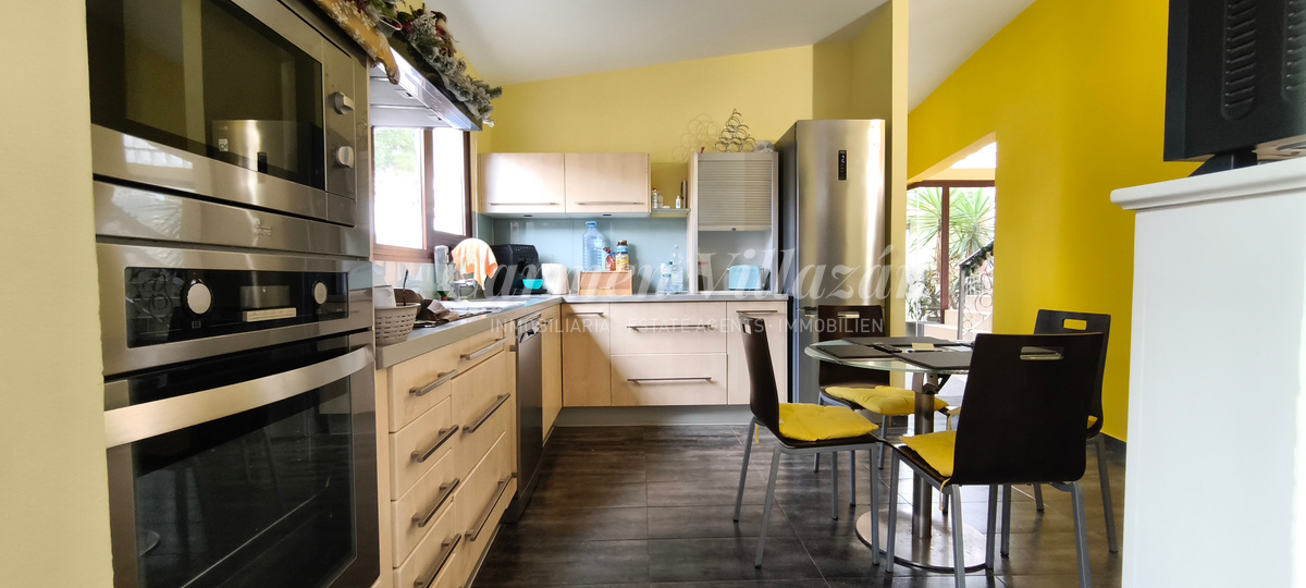 Cocina amueblada en villa en venta en Los Estancos, Fuerteventura.