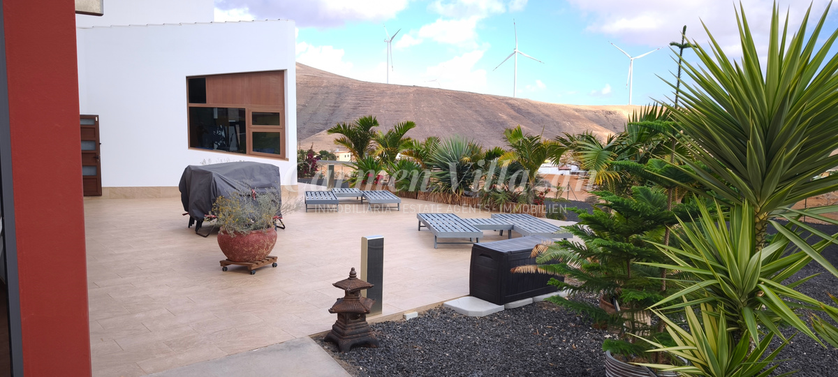 Terraza de la villa de lujo en venta en Fuerteventura