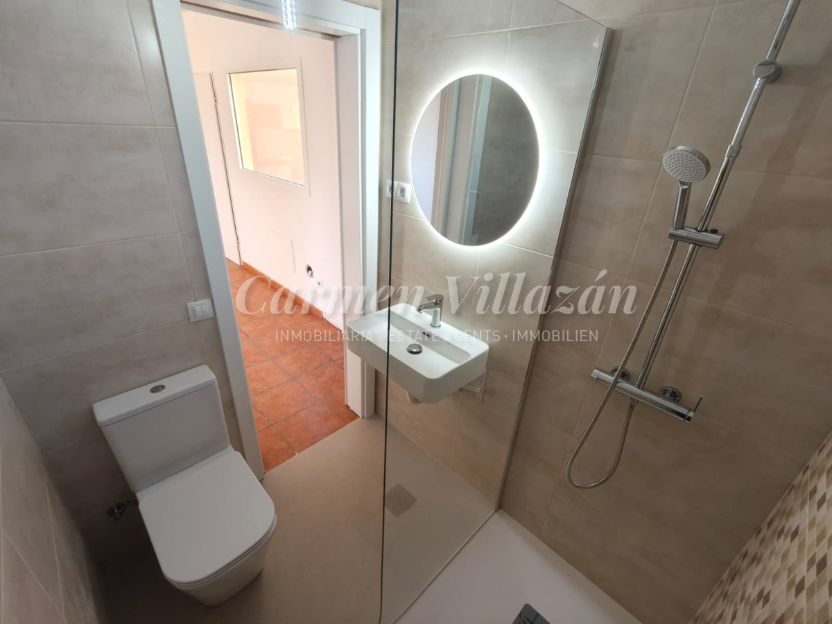 Baño reformado en el apartamento en venta en Las Arenas en Corralejo, Fuerteventura.