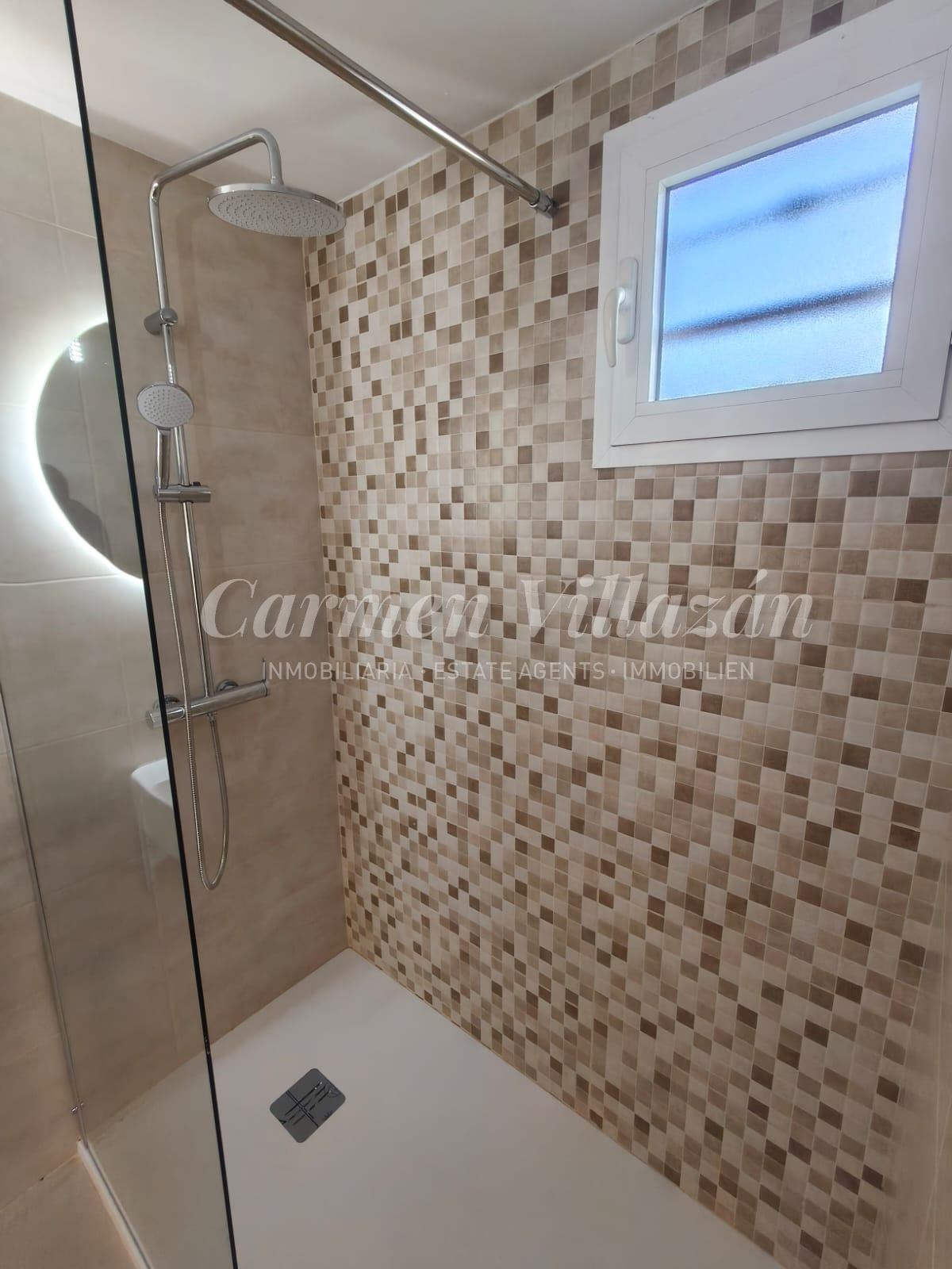Baño reformado, en el apartamento a la venta en Las Fuentes, Corralejo.