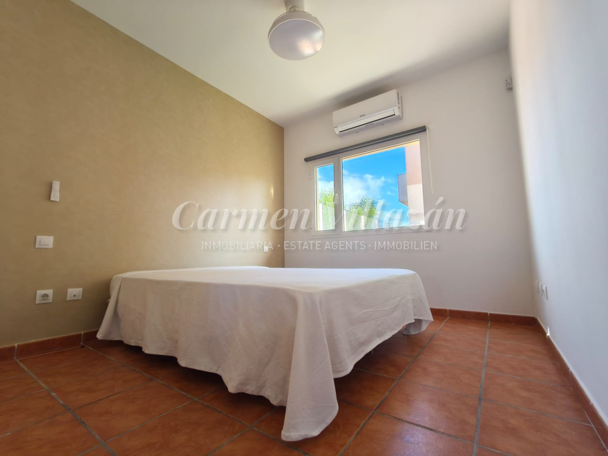 Dormitorio con aire acondicionado a la venta en Las Fuentes, Corralejo.